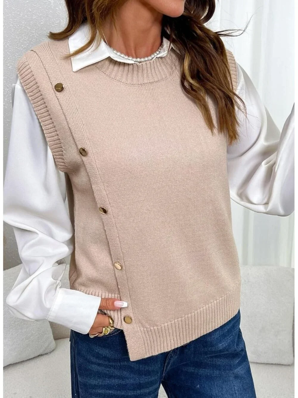 Women's Jet Stream Sleeveless Round Neck Casual Button Decoration Sweater Vest